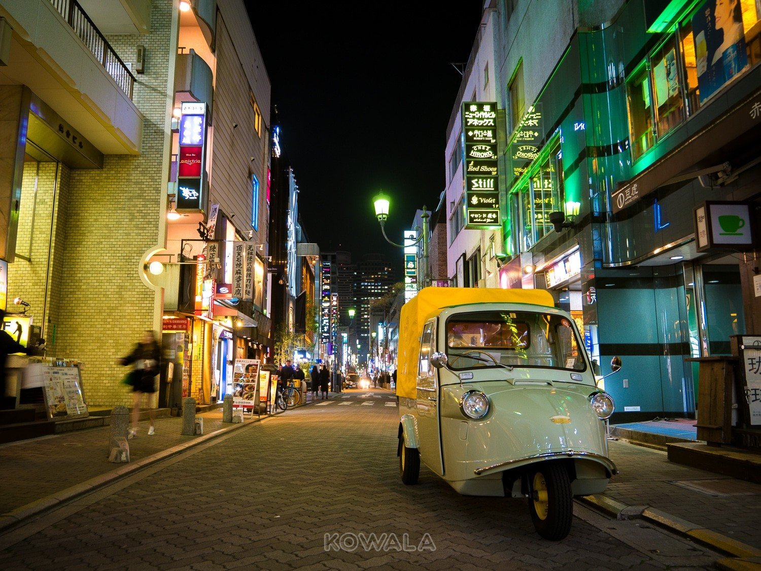 rue Tokyo ancien moderne contraste