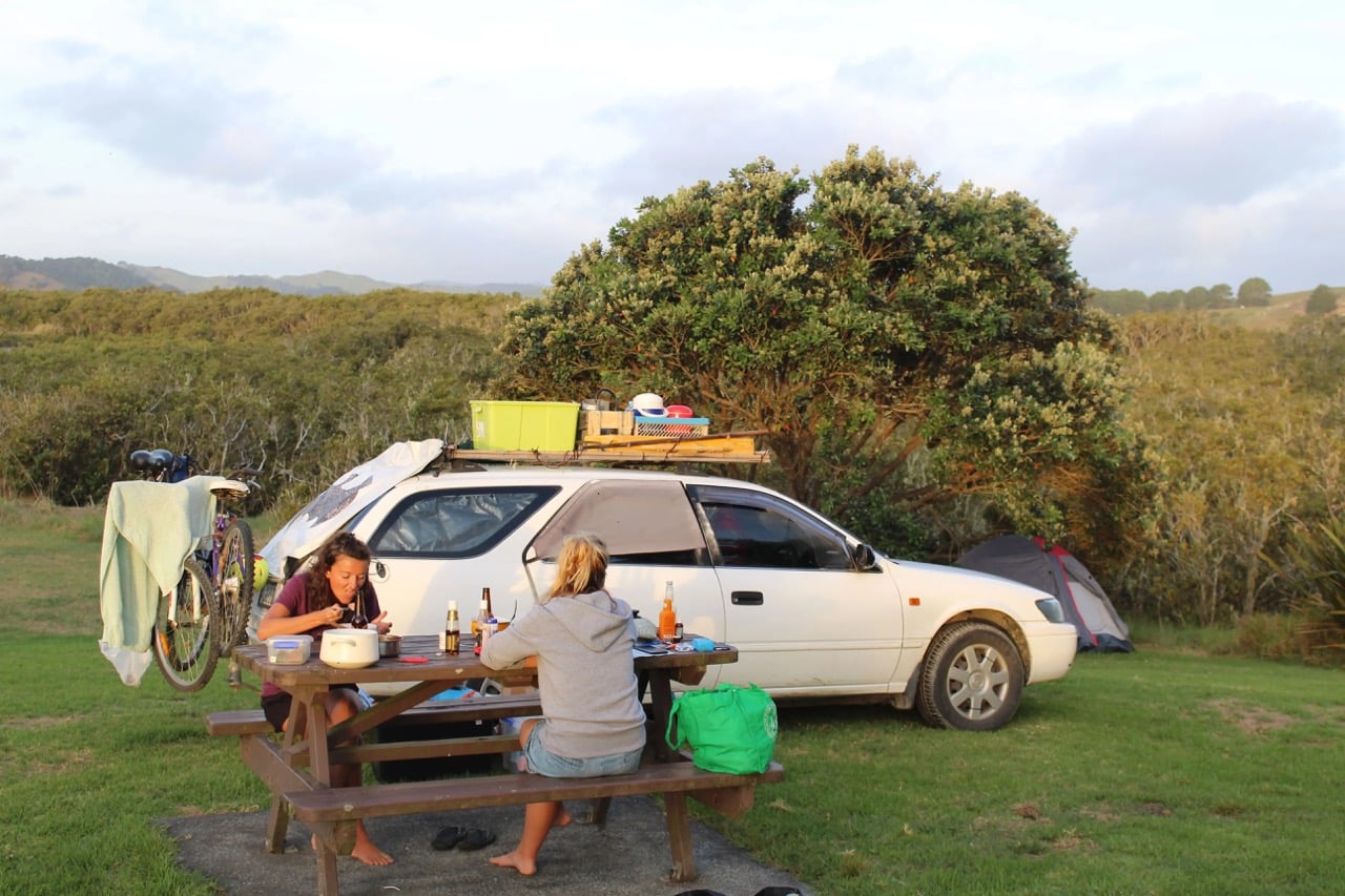 backpacker camping Nouvelle-Zélande